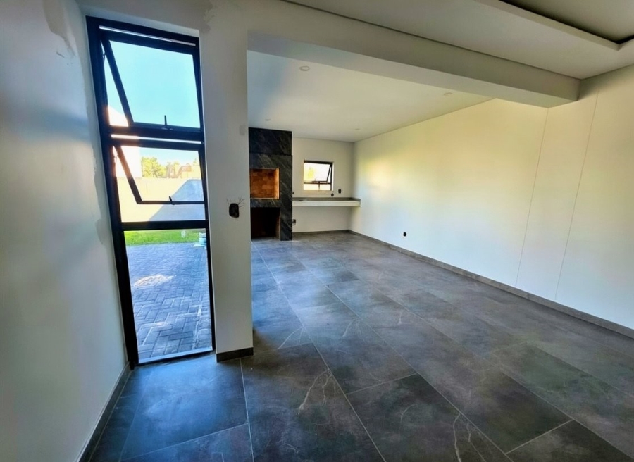 4 Bedroom Property for Sale in Sandown Western Cape